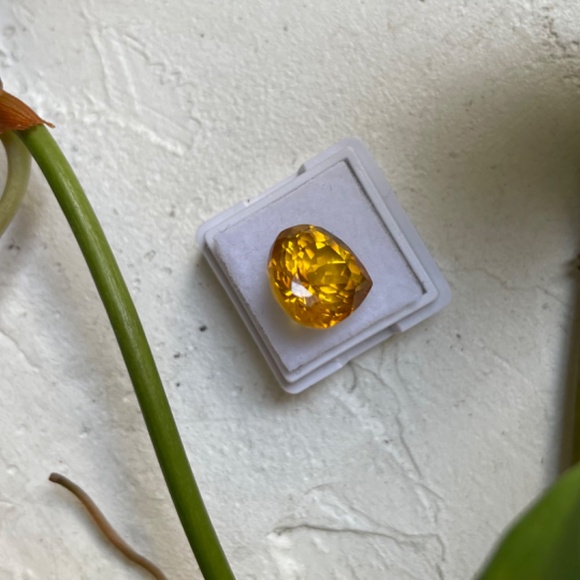 5.7 CT Padparadascha Saphire (natural pear radiant cut) - Picture 6 of 7